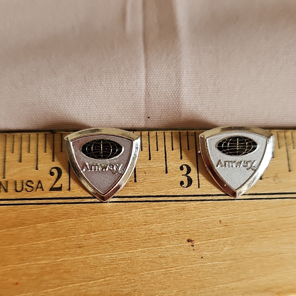 Vintage Silver Tone Amway Collectible Sales Employee Souvenir Lapel Pin